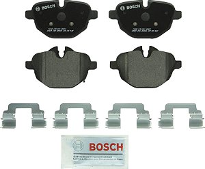 Conjunto de pastilhas de freio de disco semi-metálicas premium QuietCast BP1473 da BOSCH - compatível com BMW 528i, 528i xDrive, 530i, 530i xDrive, 535d, 535d x