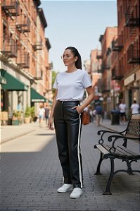 CALÇA PU PRETA 38 CÓD.376