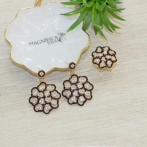 Brinco floral cristais e microzircônias negras