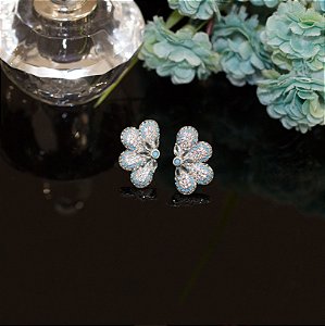 Brinco floral microzircônias nano