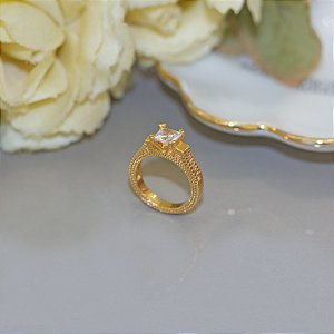 Anel solitário com microzircônias