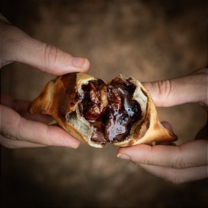 Empanada de Banana com chocolate e avelã (3 unidades congeladas)