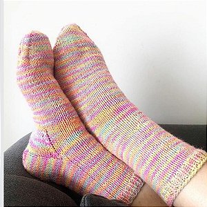 MEIAS COM AGULHAS DE PONTAS DUPLAS - RECEITA EM PORTUGUÊS - PRODUTO DIGITAL (PDF)