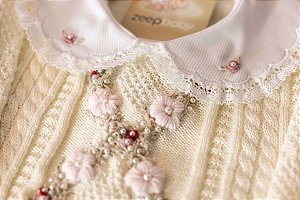 Saída Maternidade Babi em tricot Pérola( MACACÃO + MANTA)