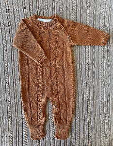 Macacão em tricot caramelo