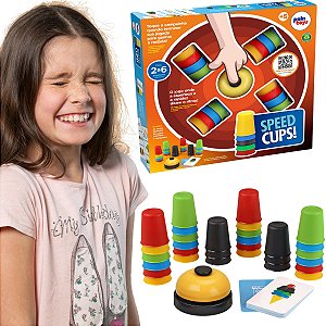 Jogo Infantil Speed Cups Monte Copinhos Coloridos 30 cartas