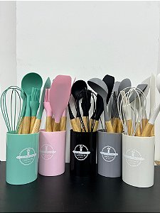 Kit 7 Peças de Cozinha com Base – Fuê, Concha, Colher, Pincel e Espátulas