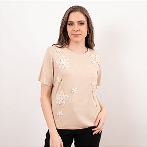 T-Shirt Manga Curta Com Aplicação Floral Feminina