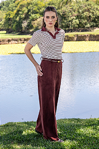 Calça Alfaiataria Feminina em Suede com Nervura Frontal