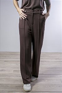 Calça Reta Feminina Conforto com Bolsos