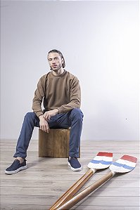 Blusa Masculina com Recortes Decote Redondo