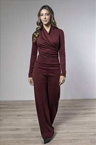 Calça Feminina Reta Conforto com Bolsos