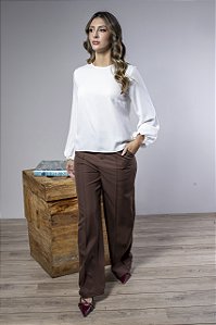 Calça Alfaiataria Reta Feminina com Nervura e Bolsos