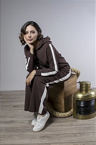 Calça Reta Tricot Texturizada com Listra Contrastante na Lateral Feminina