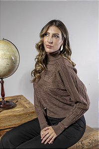 Blusa Tricot Curta Texturizada Feminina Manga Morcego Gola Alta