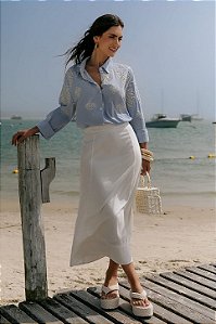 Camisa Feminina Com Detalhes Em Bordado