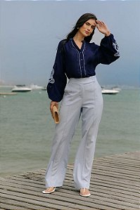 Blusa Bata Gola V Com Detalhes E Bordado Na Manga Feminina