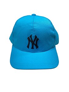 Boné inspirado na NY(Logo preta)- AZUL PISCINA
