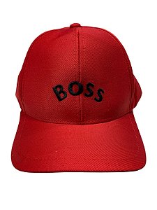 Boné inspirado na BOSS (nome preto) - Vermelho