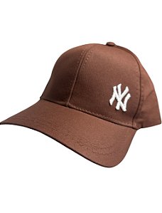 Boné inspirado na NY(logo ao lado)- MARROM