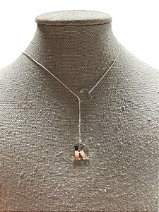 Colar Gravatinha - Prata | Letra K