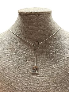 Colar Gravatinha - Prata | Letra R