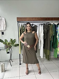 Vestido com detalhe no ombro