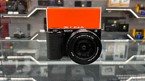 Camera Sony Zv-e10 Corpo c/Lente E 16:50mm OSS - Usada aprox 10k de cliques