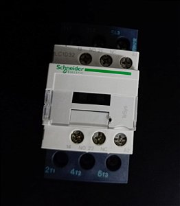 LC1D32P7 Contator Tripolar 32a 230vca 1na+1nf - SCHNEIDER