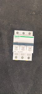 A9F73316 Disjuntor Termomagnético Acti9 Ic60n 3p, 16a, Curva B, 10ka 440v 380/415vca (60947-2) - SCHNEIDER (USADO)