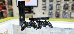 Xbox 360 - 4GB - Seminovo + 2 controles + Kinect + 3 *Jogos Seminovos à sua escolha