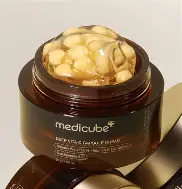 Creme Facial de Vitamina C encapsulada -Vitamin C Capsule Cream - 50ml Medicube- Ilumine sua pele com capsulas puras de Vitamina C !