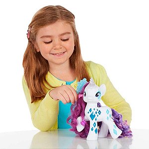 Boneca My Little Pony Rarity Luxo e Luz - Hasbro