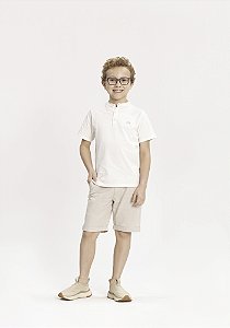 CONJUNTO INFANTIL COM CAMISA OFF WHITE E BERMUDA