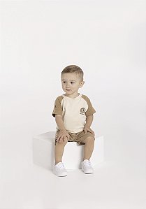 CONJUNTO INFANTIL MENINO COM CAMISETA E BERMUDA DE MOLETOM