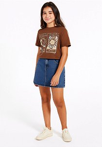 BLUSA FEMININA EM MEIA MALHA COM ESTAMPA E APLICAÇÃO EM FOIL