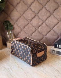 Nécessaire LV Monograma Compacta