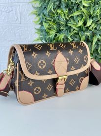 Bolsa LV Bah Carteiro Elegante e Prática
