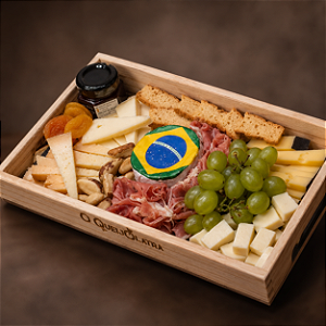 Tabua P Especial Para Jogos do Brasil com 5 Queijos Artesanais + Charcutaria + Geleia + Melado + Uva + Castanhas + Damasco (serve de 2 a 4 pessoas como entrada)