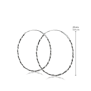 Brinco de Argola Oval Torcida em Prata 925