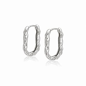 Brinco Argola Retangular com Textura Irregular em Prata 925 – 1,9 cm