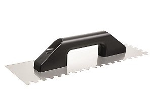 DESEMPENADEIRA ACO DENTADA 10X10MM CABO PLASTICO 12X38CM CORTAG