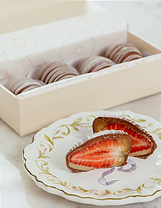 Caixa com trufa de morango