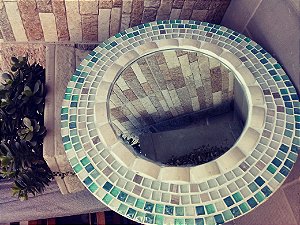 Espelho em mosaico verde água
