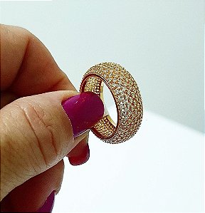ANEL ESTILO APARADOR COM ZIRCONIAS BANHADO A OURO 18 K