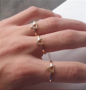 ANEL TRIANGULO VAZADO BANHADO A OURO 18 K
