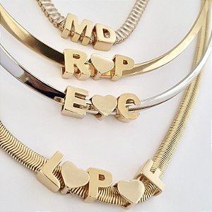 PINGENTE CHARM LETRA BANHADO A OURO 18K