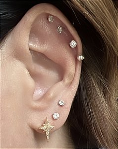 BRINCO ESTRELA INSPIRED COM MICROZIRCONIAS BANHADO A OURO 18 K