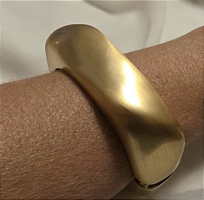 PULSEIRA BRACELETE FOSCO BANHADO A OURO 18K