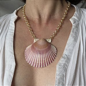 COLAR CONCHA ROSE COM BANHO FLASH DE OURO